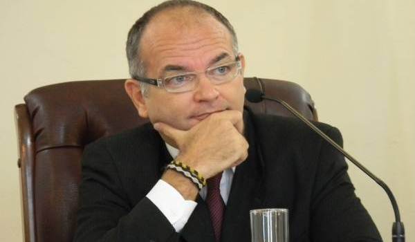 Grand fustigó el aumento de colectivo dispuesto por Osuna