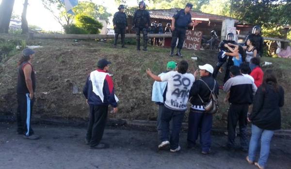 Funcionario nacional demorado en comisaría