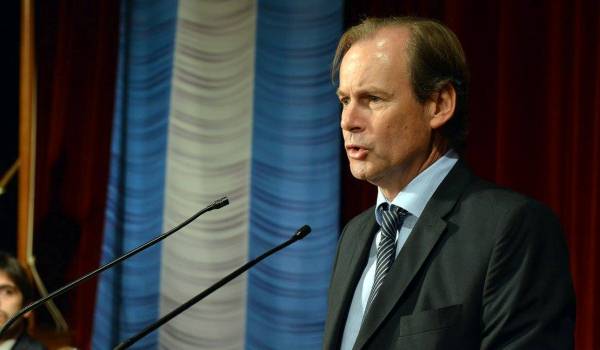 Bordet quiere arrancar las clases el día 29