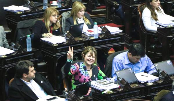 Gaillard aclara: Está indignada por lo de López