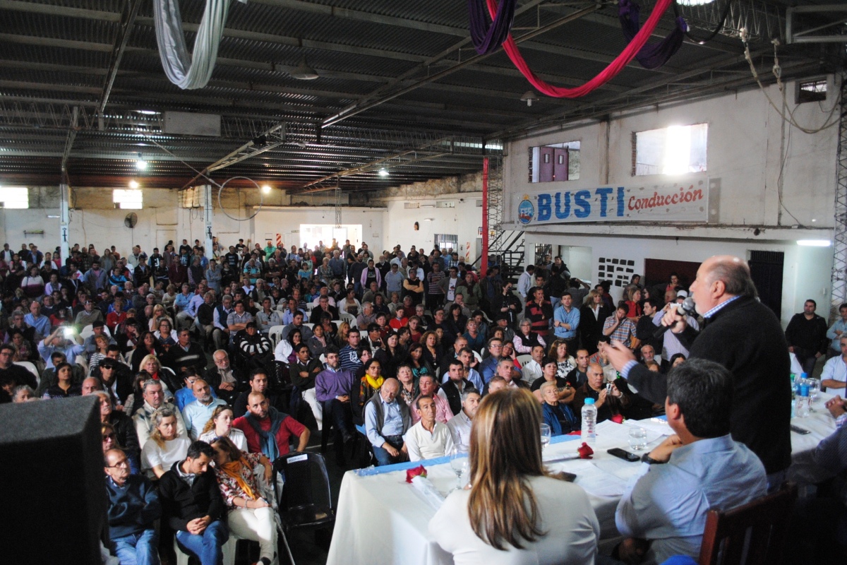 Busti está dispuesto a dar la interna y mostró dos aliados
