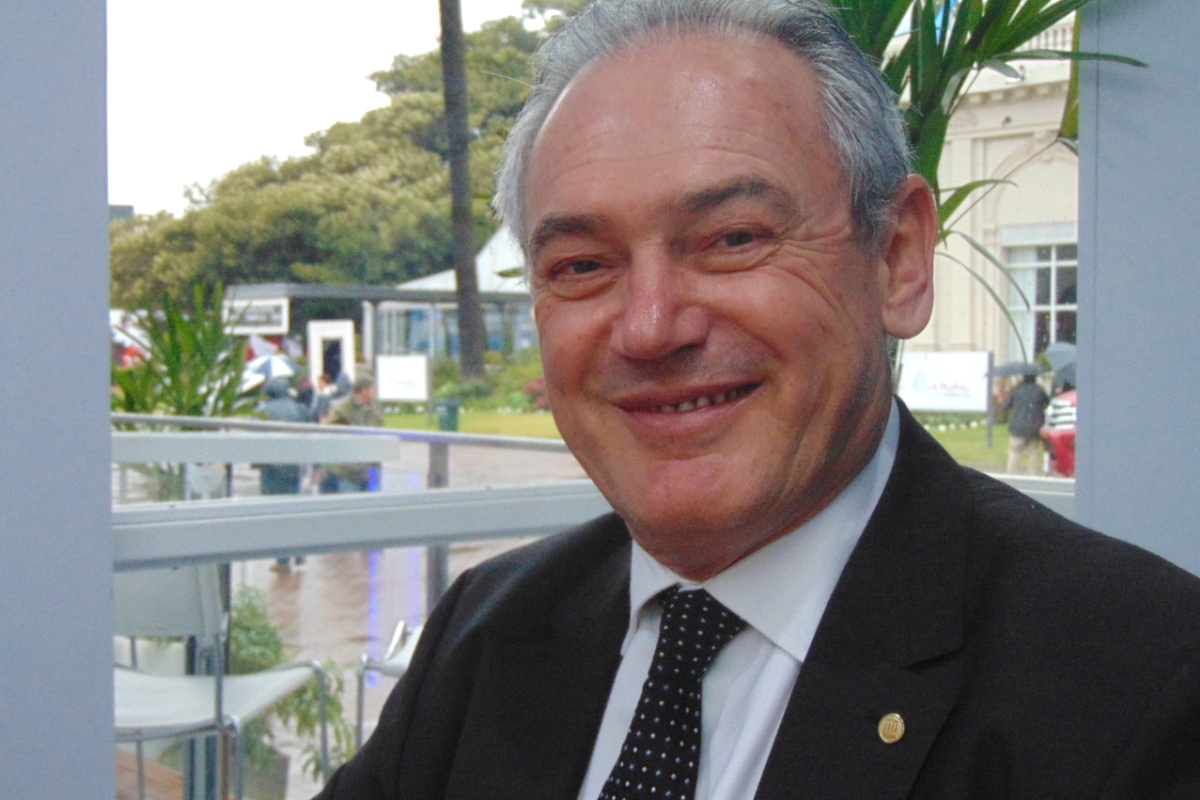 Benedetti, en el centro del armado radical