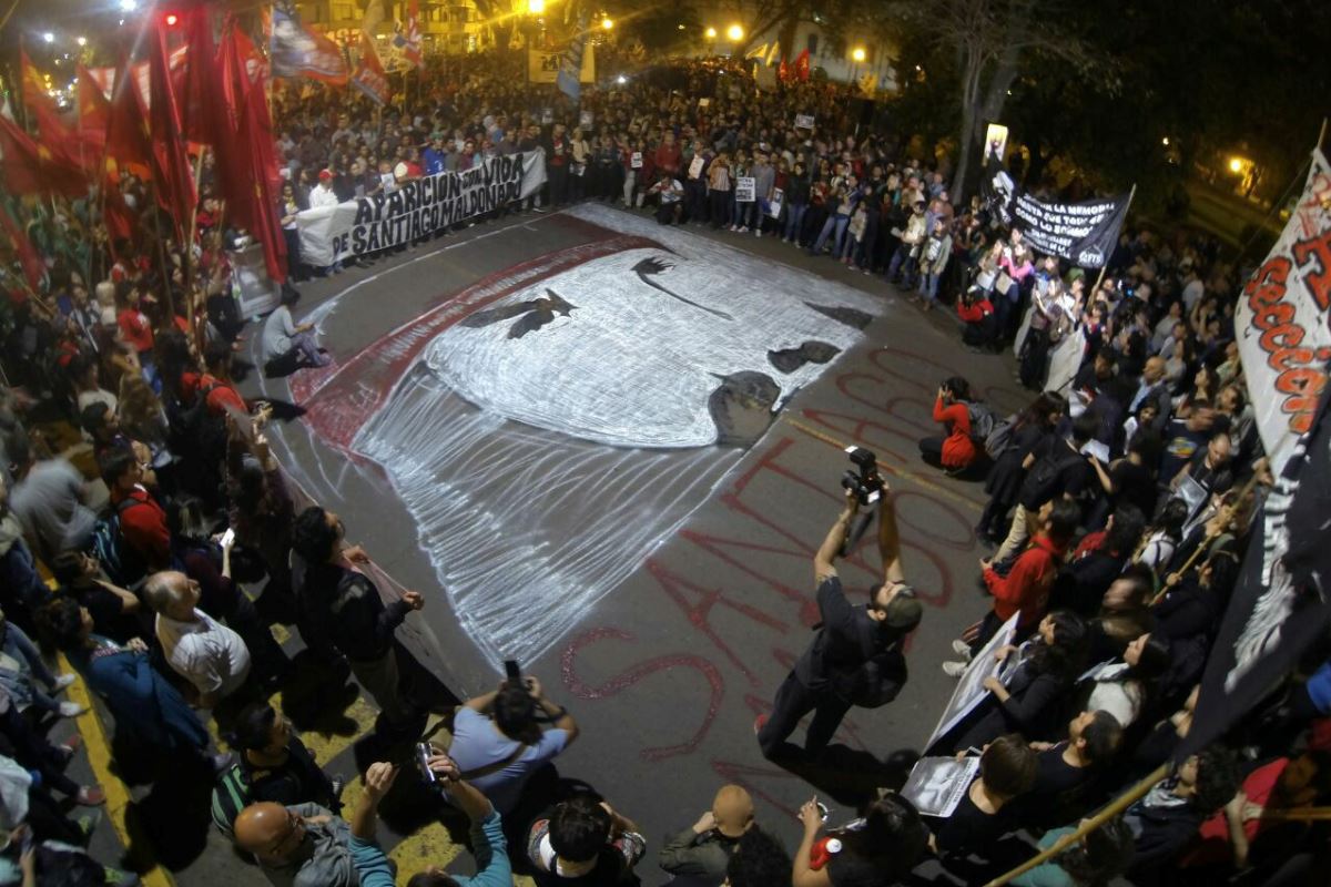 La autoconvocatoria marcó el ritmo de la marcha en Paraná