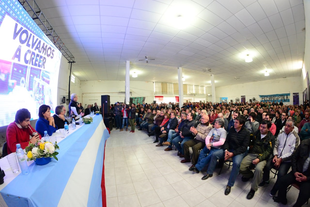 Urribarri y Solanas convocan para el 15