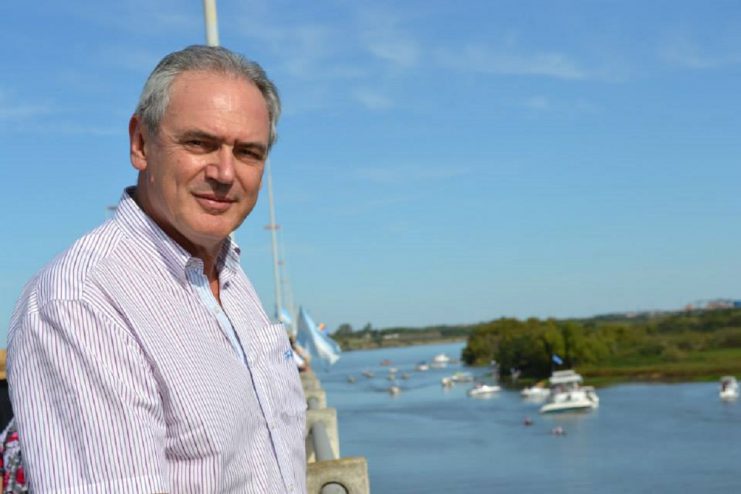 benedetti foto afiche.jpg