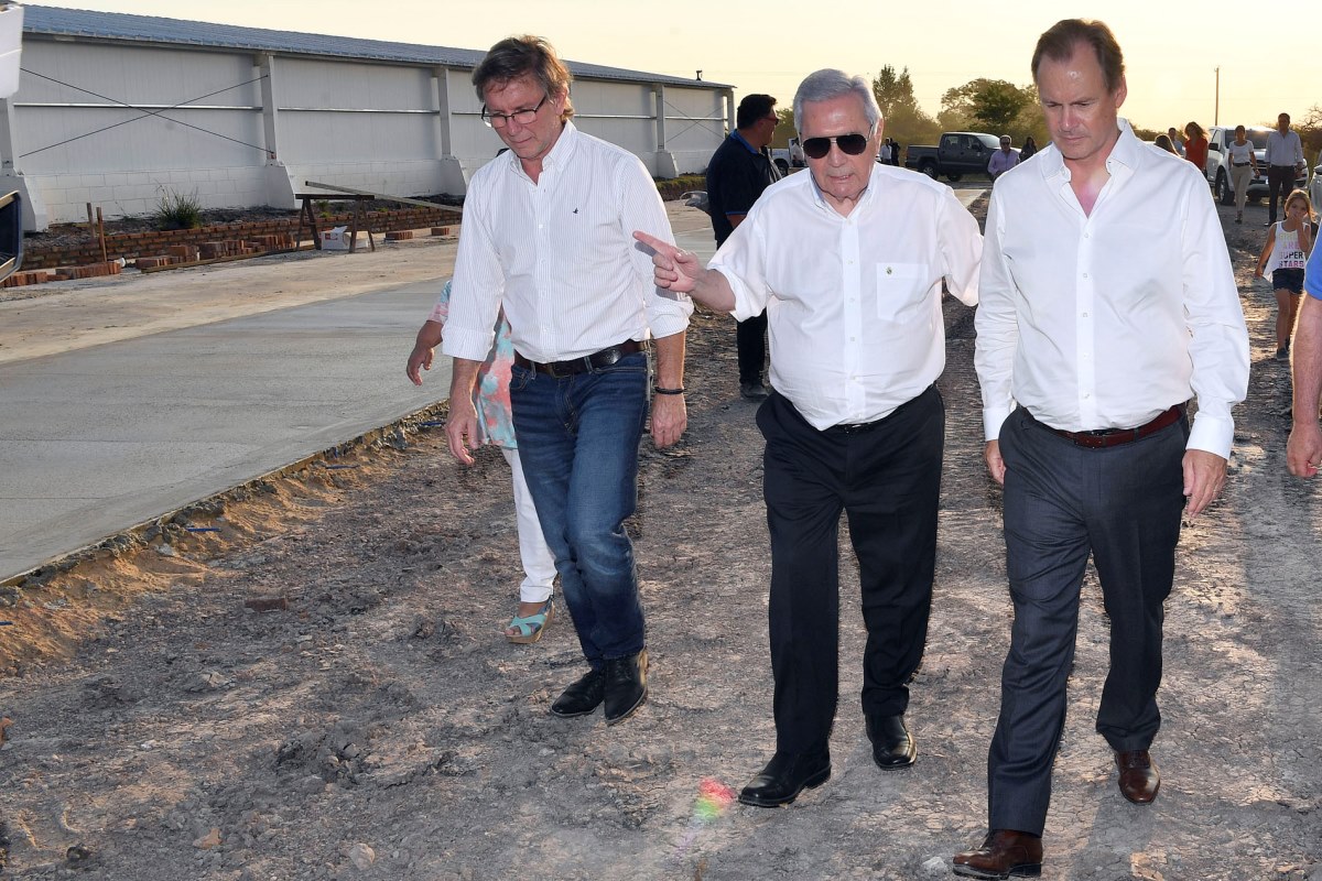 Con el campo en asamblea, Bordet se mostró con Motta