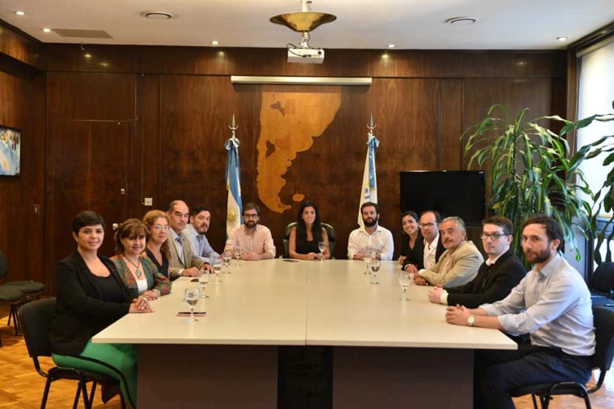 Cargos para La Cámpora y el bustismo. Urribarri con agenda