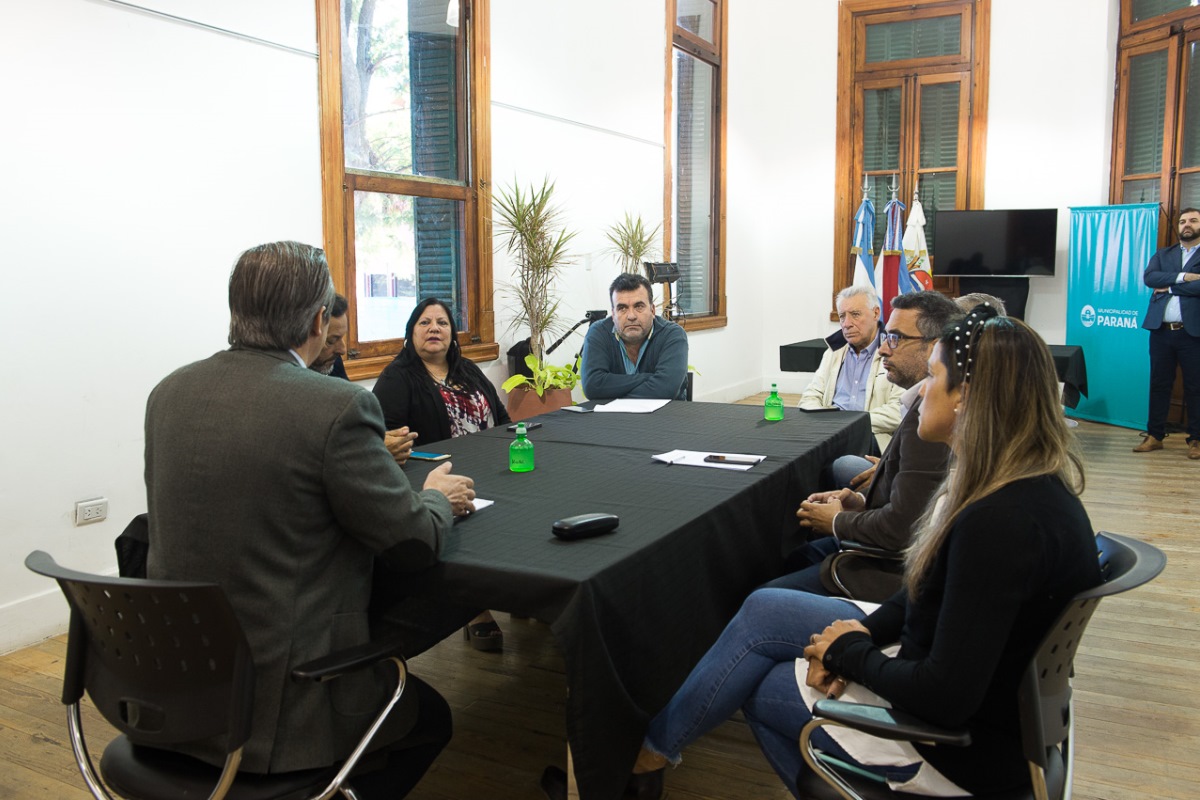 Bahl se reunió con la Uocra y la Cámara de la Construcción