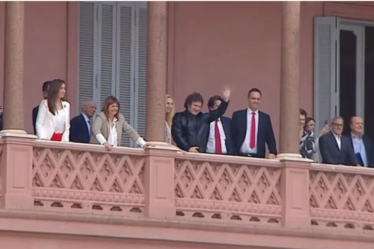 ¿Cuánto miden los dirigentes políticos?